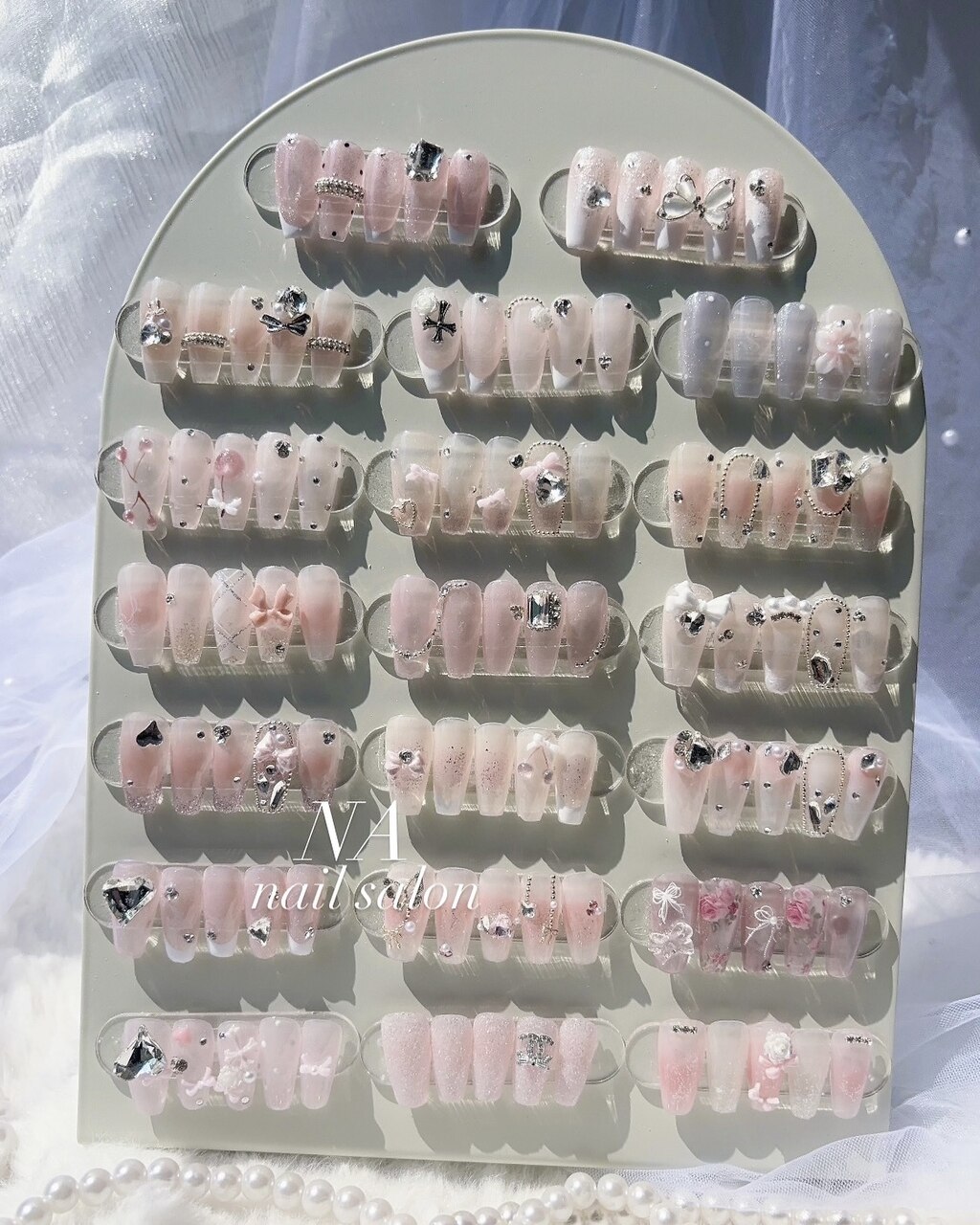 サンプルチップ展示 ピンクグラデ ちゅるん 3Dリボン ビジュー