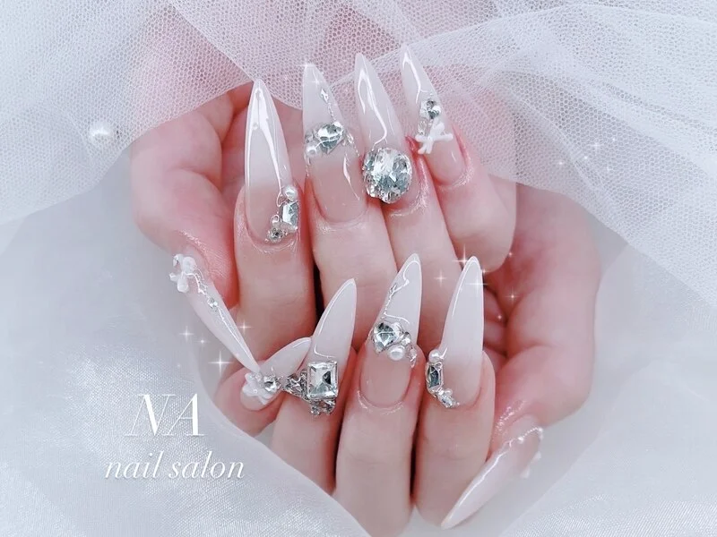 ワンホンネイル｜心斎橋 NA nail salon｜ビジュー付け放題 透明感ちゅるん仕上げ